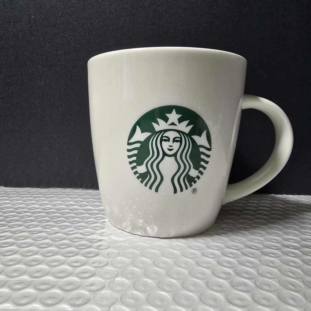 Starbucks White Ceramic Siren Logo Coffee Mug 12 fl oz 354 ml 2020